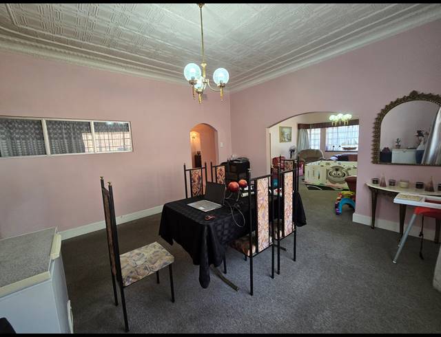 3 BEDROOM FREEHOLD FOR SALE IN THE HILL